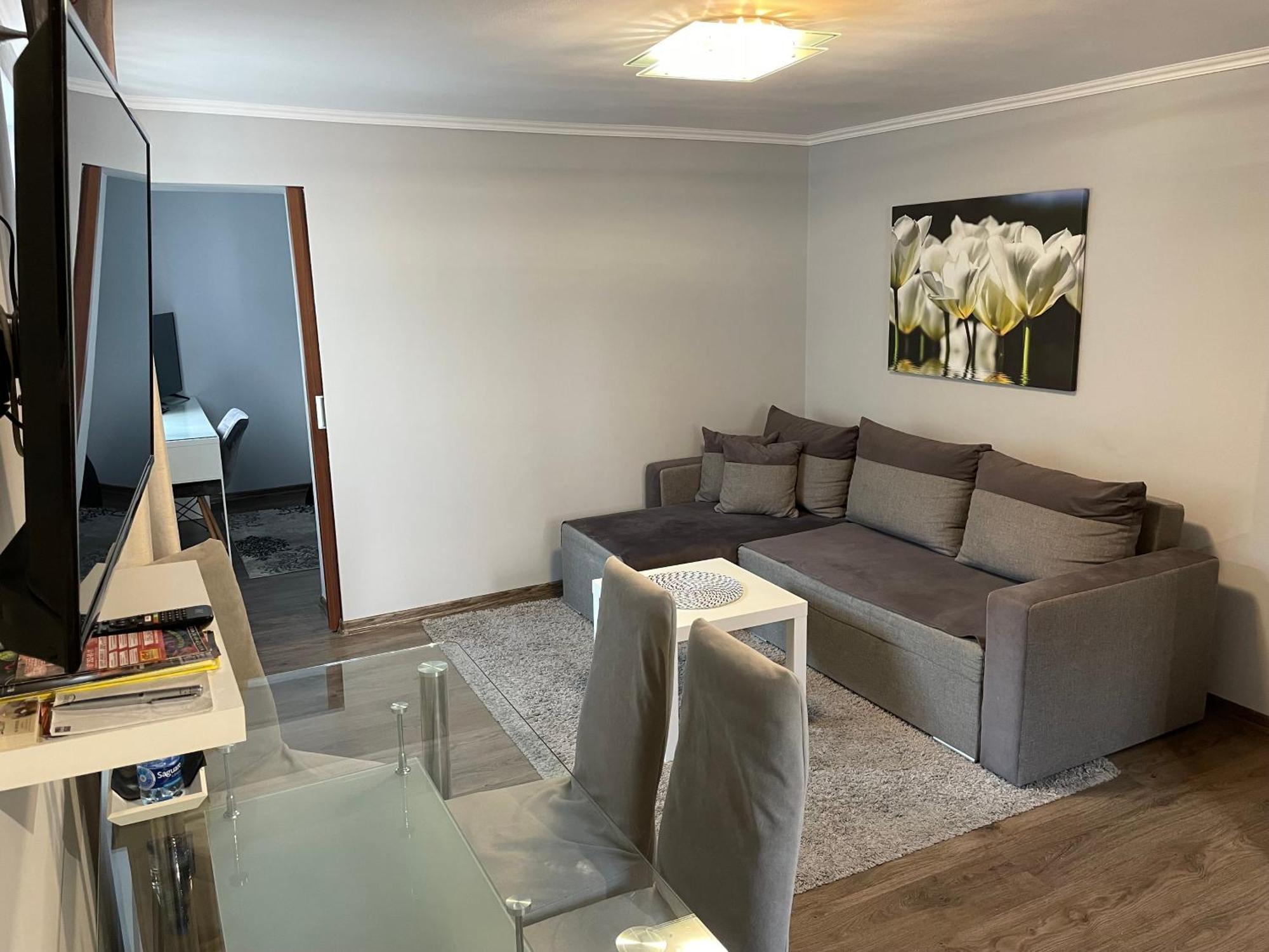 Lazur Apartment *